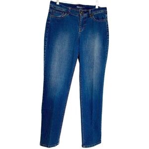 Jeans curvy slim leg classic 5 pocket fade front zip bling on back pocket 10 
C